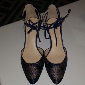 NWT. Navy and gold floral heels.